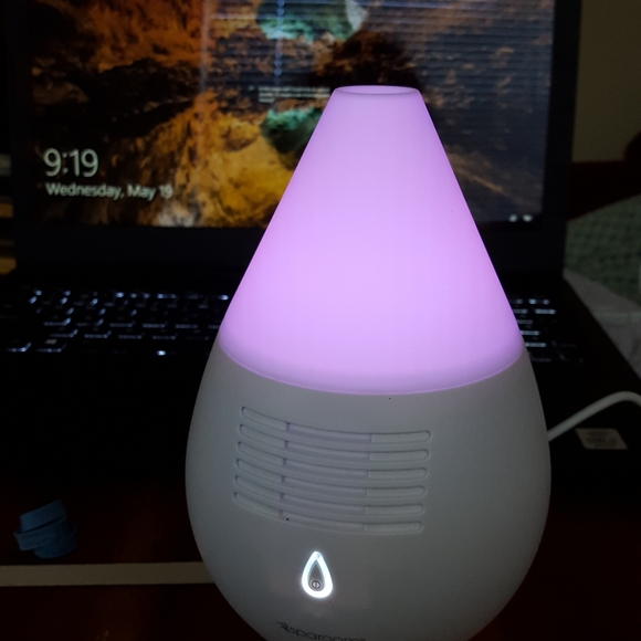 Color changing Essential Oil Diffuser - Picture 6 of 6